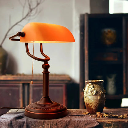 Classical E27 banker table lamp
